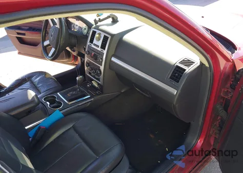 2010 Chrysler 300 Touring/Signature Series/Executive Series z USA, uszkodzony, nr VIN 2C3CA5CV1AH104738